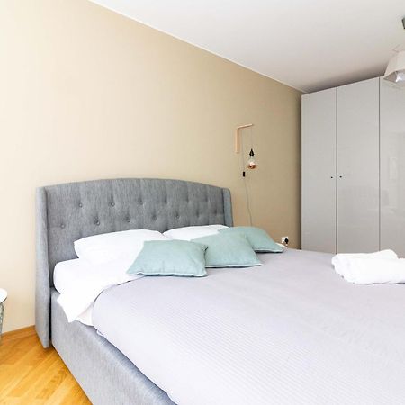 Elija Swan-Toy Apartments Šventoji Buitenkant foto