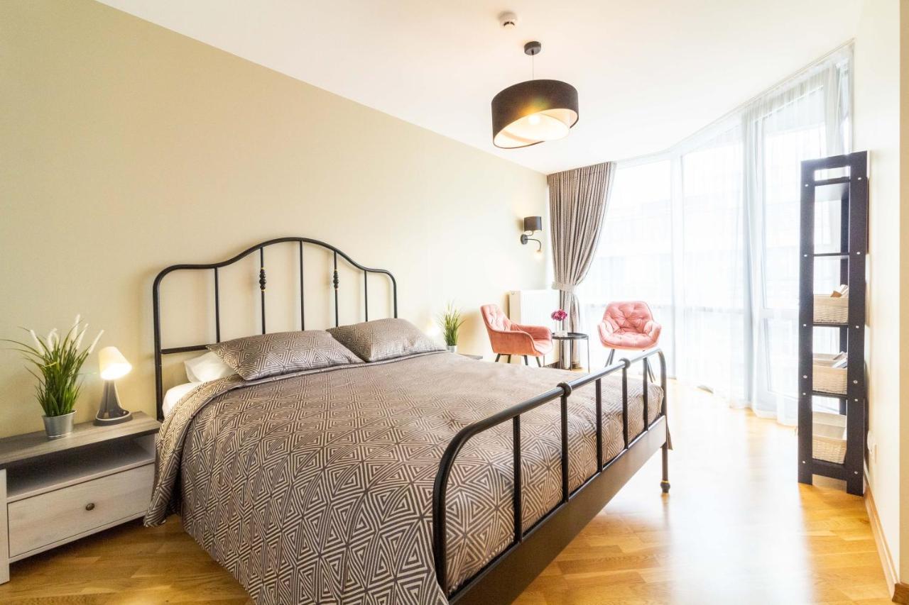 Elija Swan-Toy Apartments Šventoji Buitenkant foto