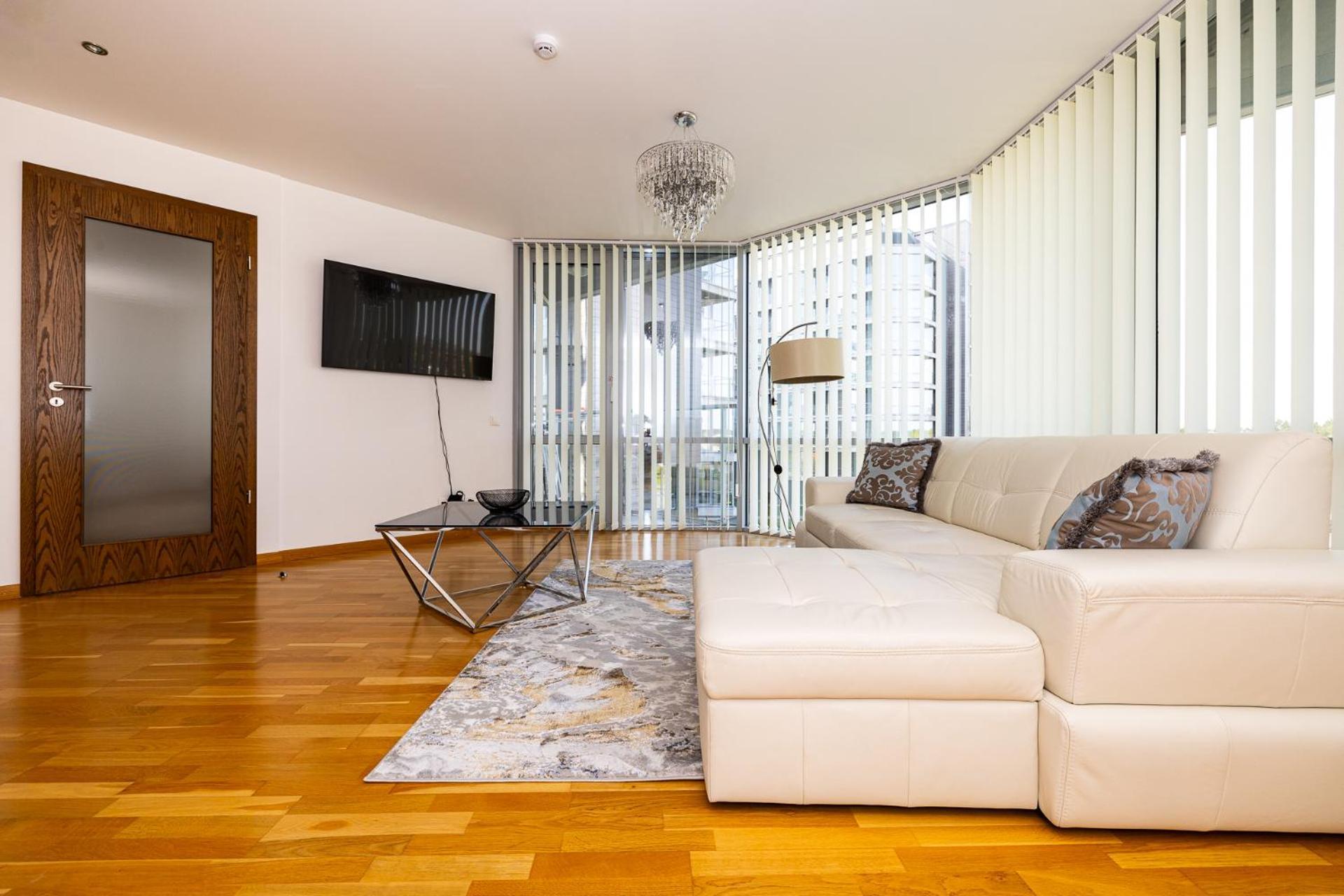 Elija Swan-Toy Apartments Šventoji Buitenkant foto